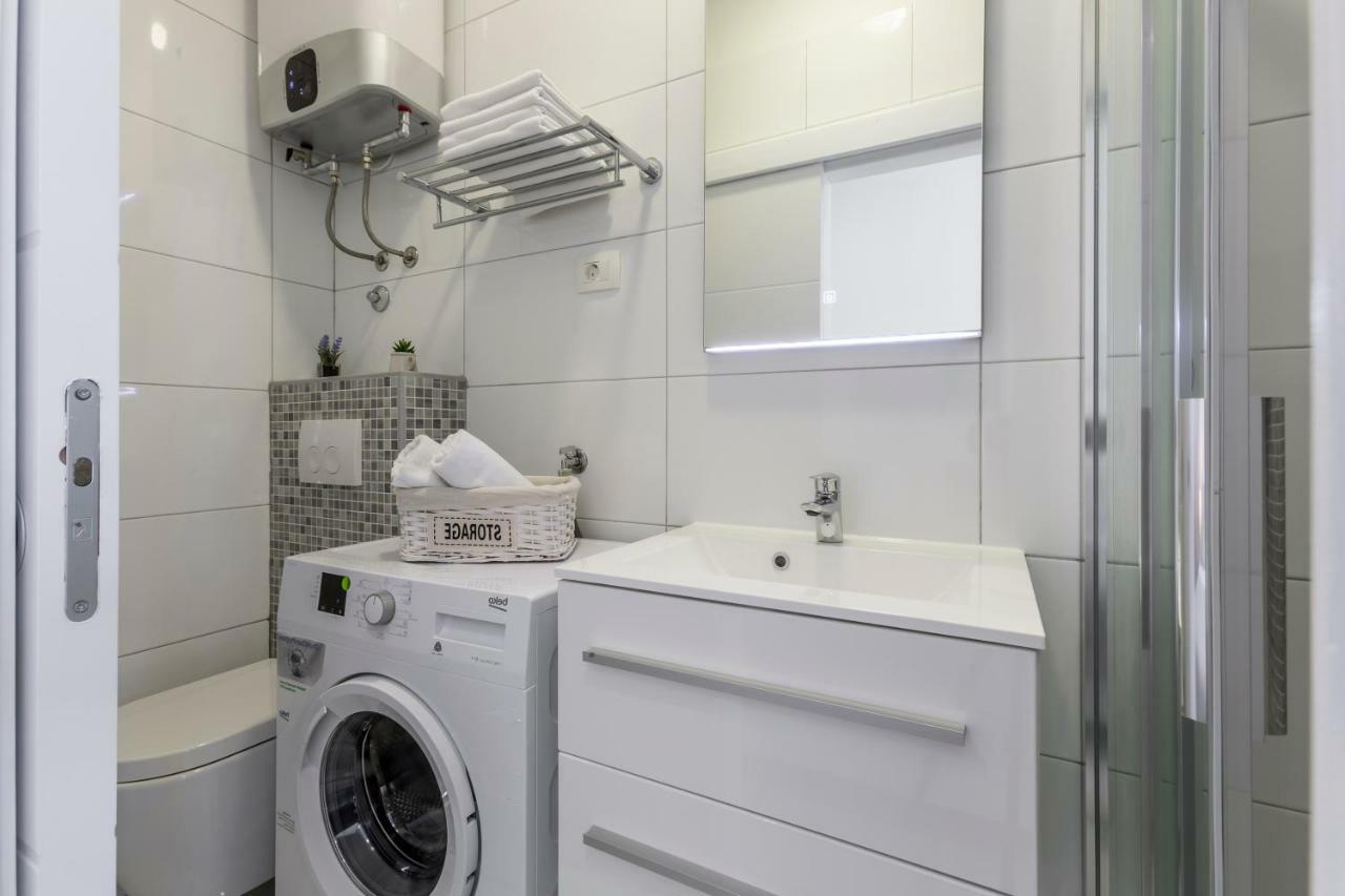 Twins Apartment *